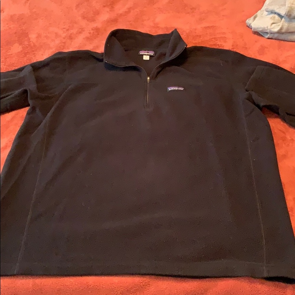Like new Mens Patagonia 1/4 zip size XL